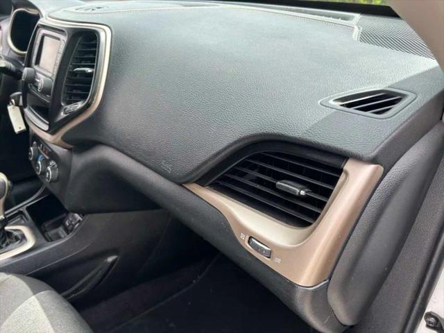 2016 Jeep Cherokee Sport
