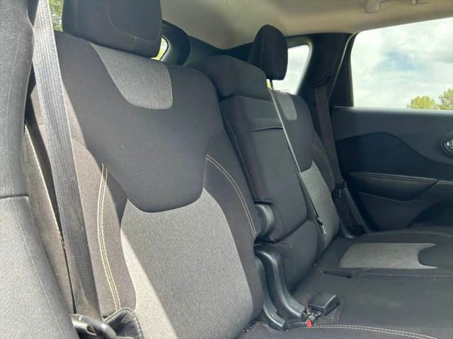 2016 Jeep Cherokee Sport