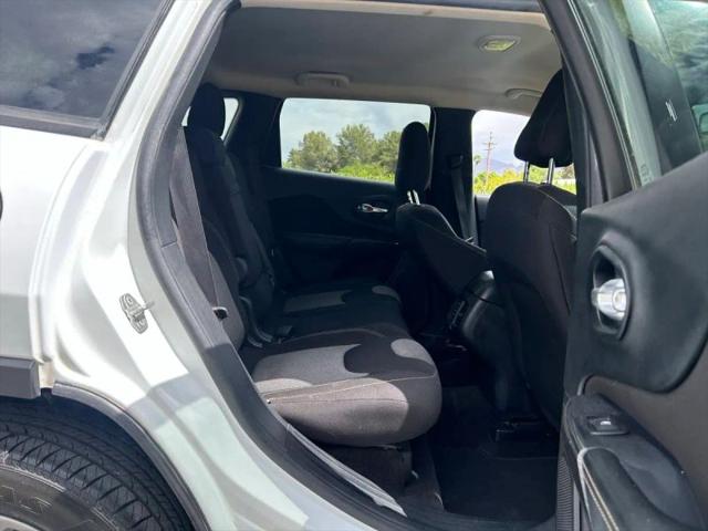 2016 Jeep Cherokee Sport