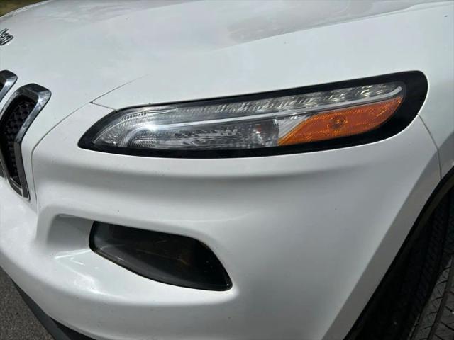2016 Jeep Cherokee Sport