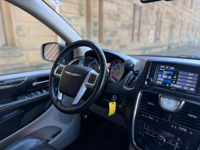 2015 Chrysler Town & Country Touring
