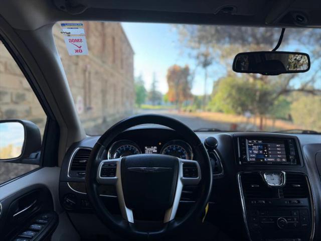 2015 Chrysler Town & Country Touring