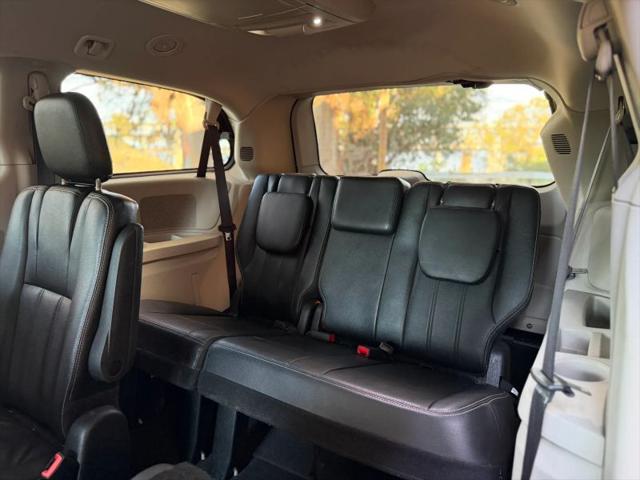2015 Chrysler Town & Country Touring