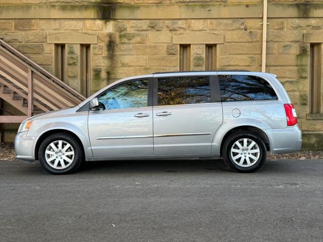 2015 Chrysler Town & Country Touring