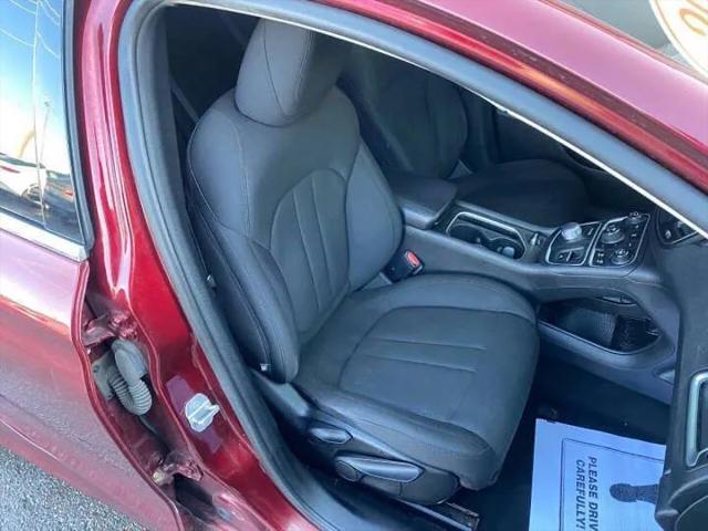 2016 Chrysler 200 Limited