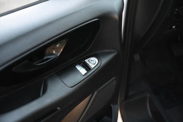 2020 Mercedes-Benz Metris Base