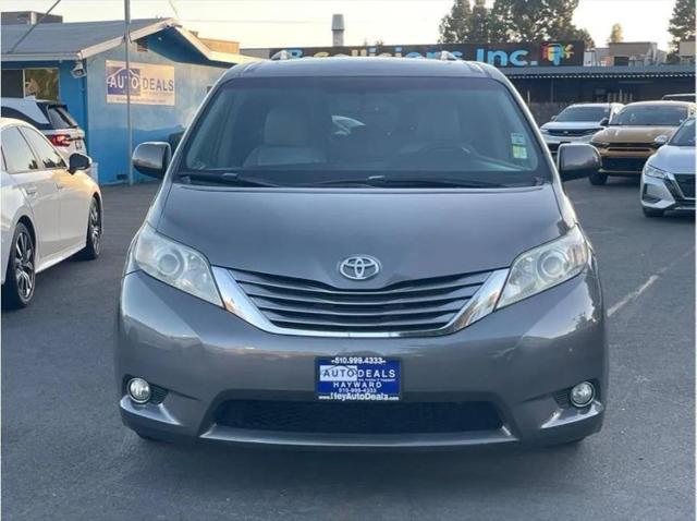 2015 Toyota Sienna XLE 8 Passenger