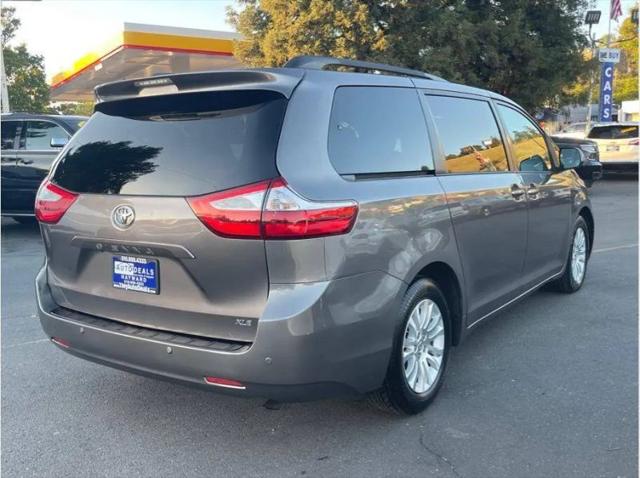 2015 Toyota Sienna XLE 8 Passenger