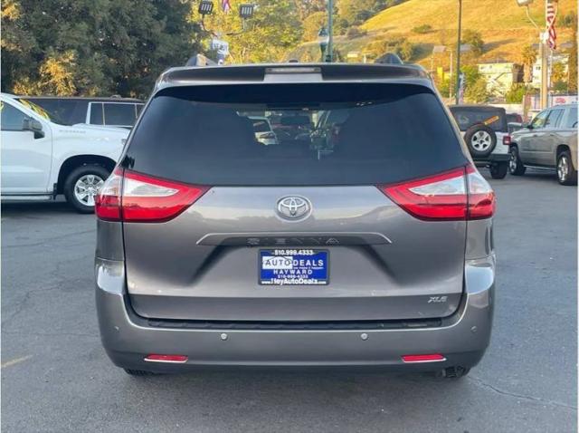 2015 Toyota Sienna XLE 8 Passenger