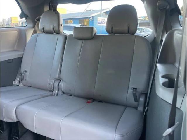 2015 Toyota Sienna XLE 8 Passenger