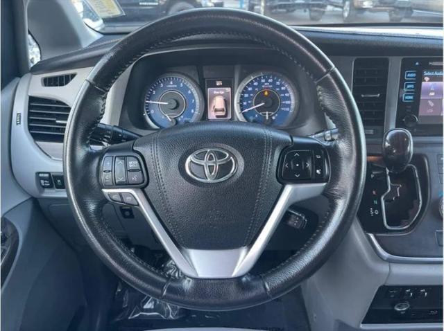 2015 Toyota Sienna XLE 8 Passenger