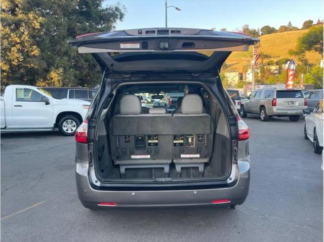 2015 Toyota Sienna XLE 8 Passenger