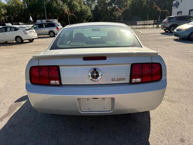 2007 Ford Mustang V6 Deluxe