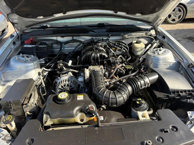 2007 Ford Mustang V6 Deluxe