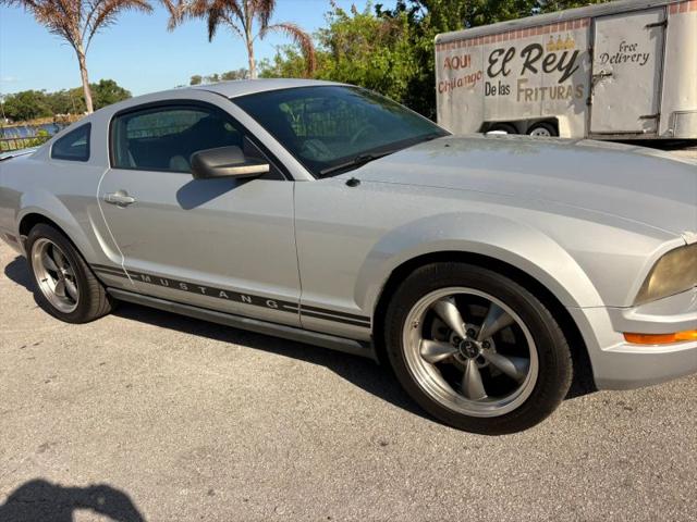 2007 Ford Mustang V6 Deluxe