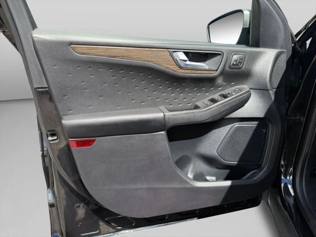 2020 Ford Escape Titanium Hybrid