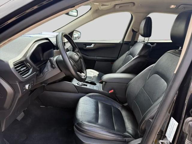2020 Ford Escape Titanium Hybrid