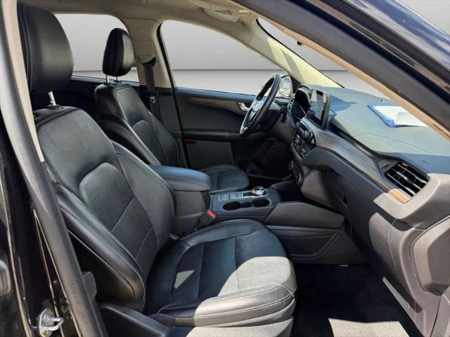 2020 Ford Escape Titanium Hybrid
