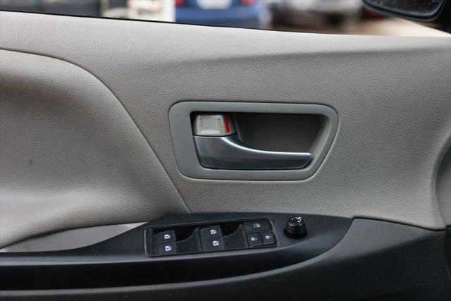2015 Toyota Sienna LE 7 Passenger