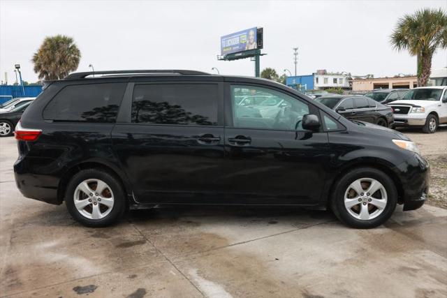 2015 Toyota Sienna LE 7 Passenger