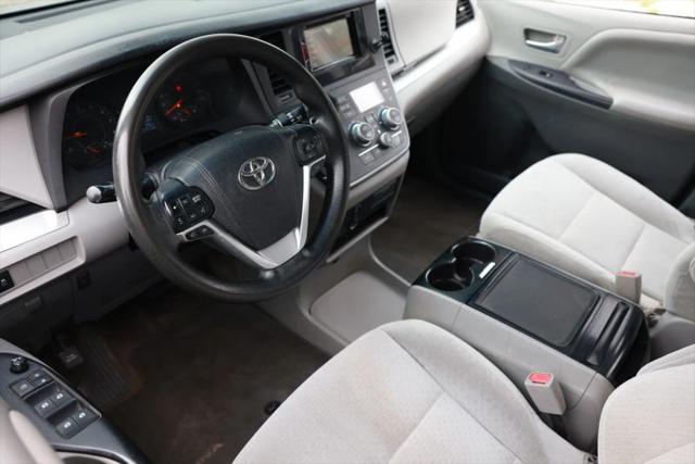 2015 Toyota Sienna LE 7 Passenger