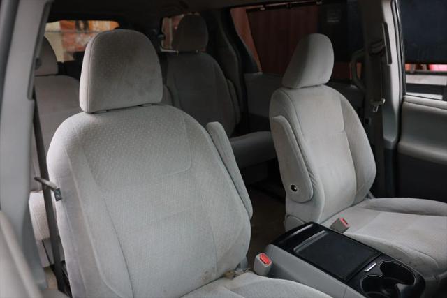 2015 Toyota Sienna LE 7 Passenger