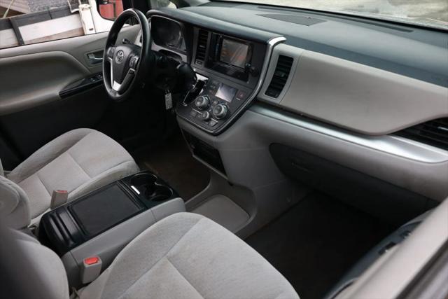 2015 Toyota Sienna LE 7 Passenger