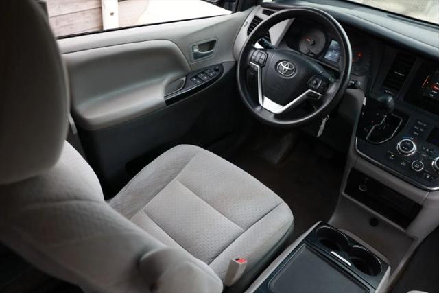 2015 Toyota Sienna LE 7 Passenger
