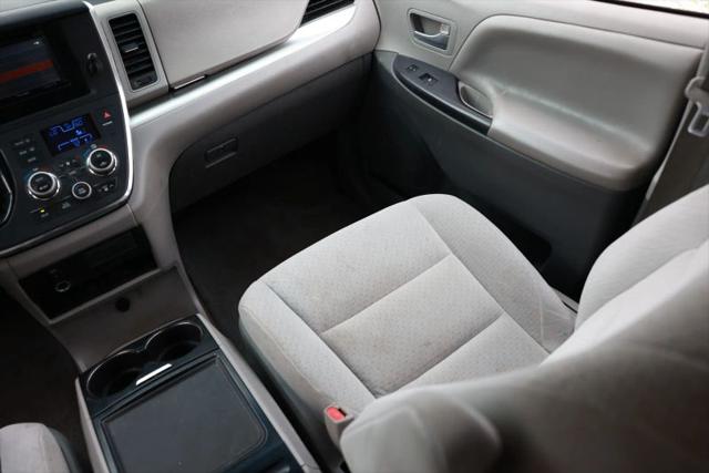 2015 Toyota Sienna LE 7 Passenger