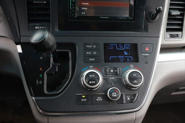 2015 Toyota Sienna LE 7 Passenger