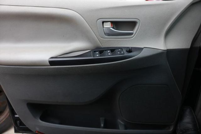 2015 Toyota Sienna LE 7 Passenger