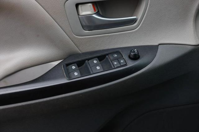 2015 Toyota Sienna LE 7 Passenger