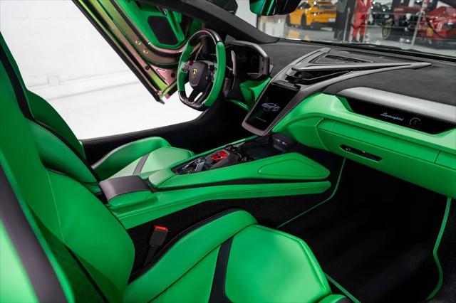 2025 Lamborghini Revuelto Revuelto