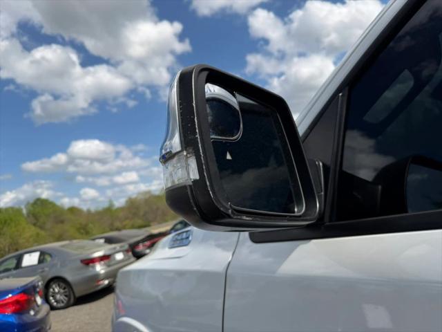 2019 Ram 1500 Laramie Crew Cab 4x4 5'7" Box