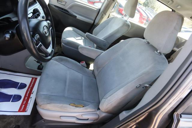 2015 Toyota Sienna L 7 Passenger