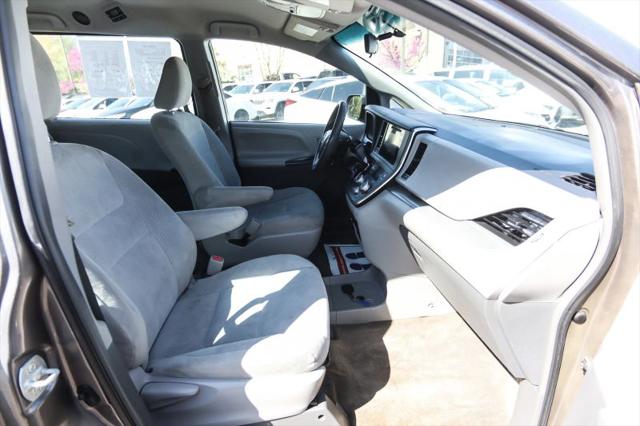 2015 Toyota Sienna L 7 Passenger
