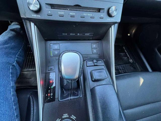 2016 Lexus IS 200t 200t