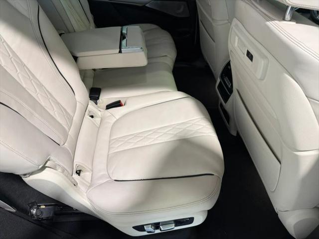 2020 BMW X7 M50i