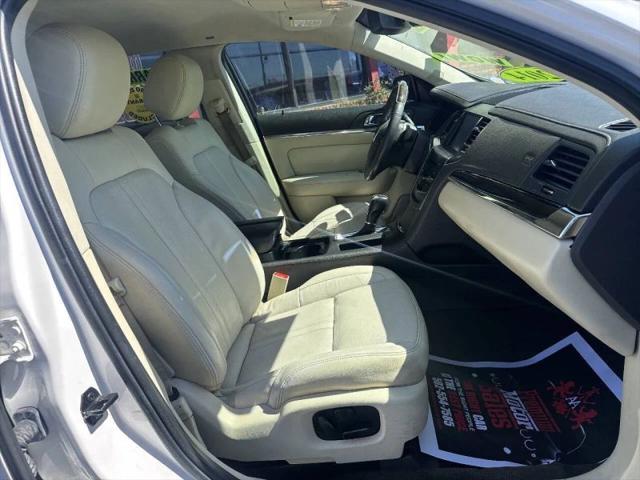 2014 Lincoln MKS Base
