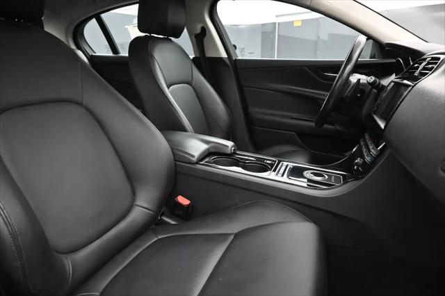 2017 Jaguar XE 35t Premium