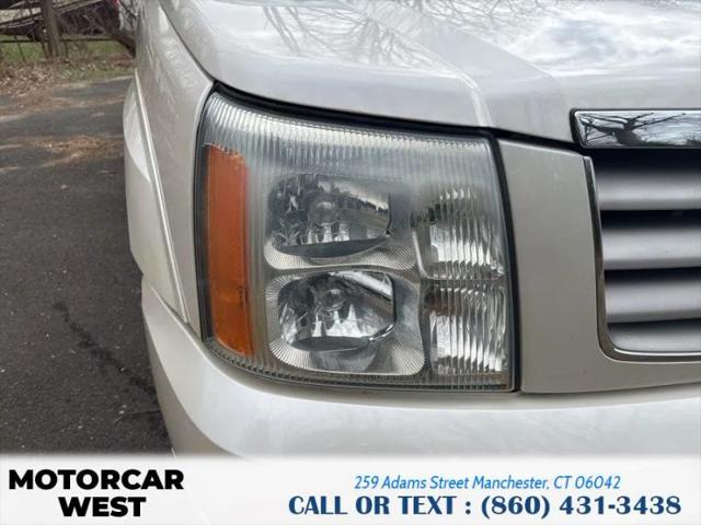 2002 Cadillac Escalade Standard