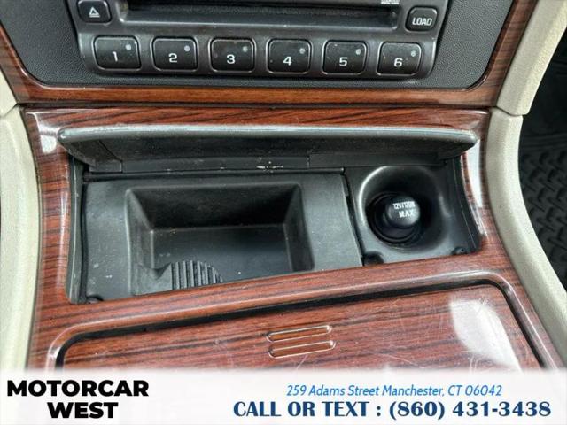 2002 Cadillac Escalade Standard