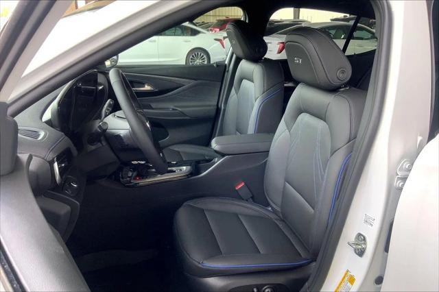 2026 Buick NV Sport Touring FWD