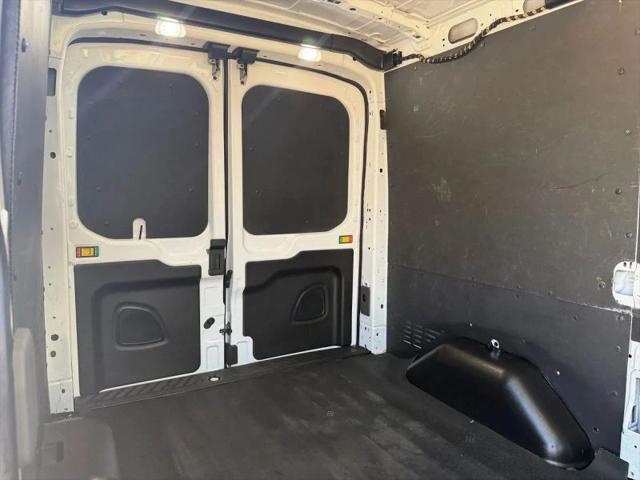 2022 Ford Transit Cargo Van Medium Roof w/RWB