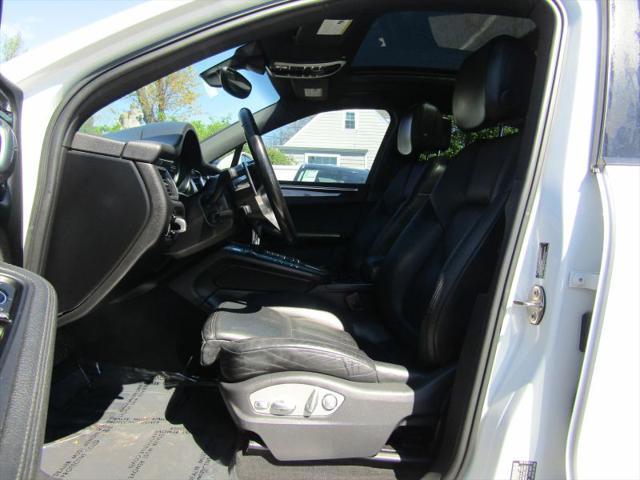 2015 Porsche Macan S
