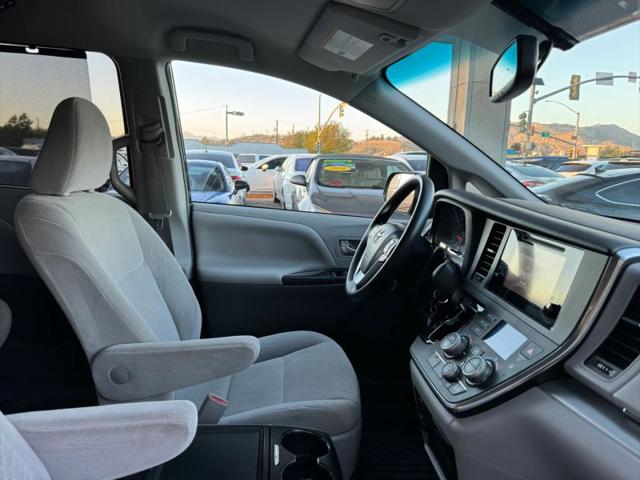 2017 Toyota Sienna LE 8 Passenger