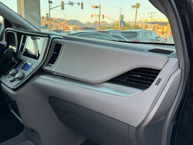 2017 Toyota Sienna LE 8 Passenger