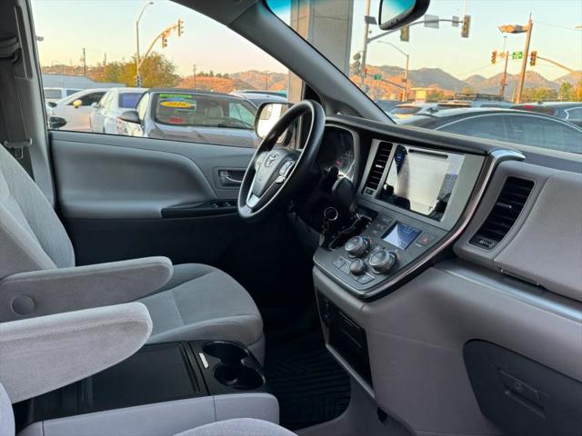 2017 Toyota Sienna LE 8 Passenger