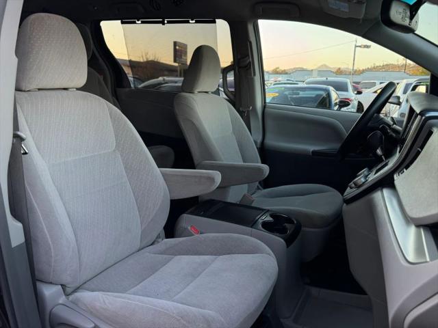 2017 Toyota Sienna LE 8 Passenger