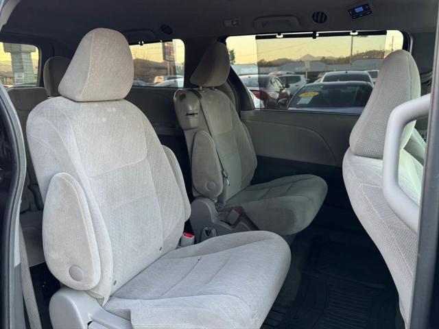 2017 Toyota Sienna LE 8 Passenger